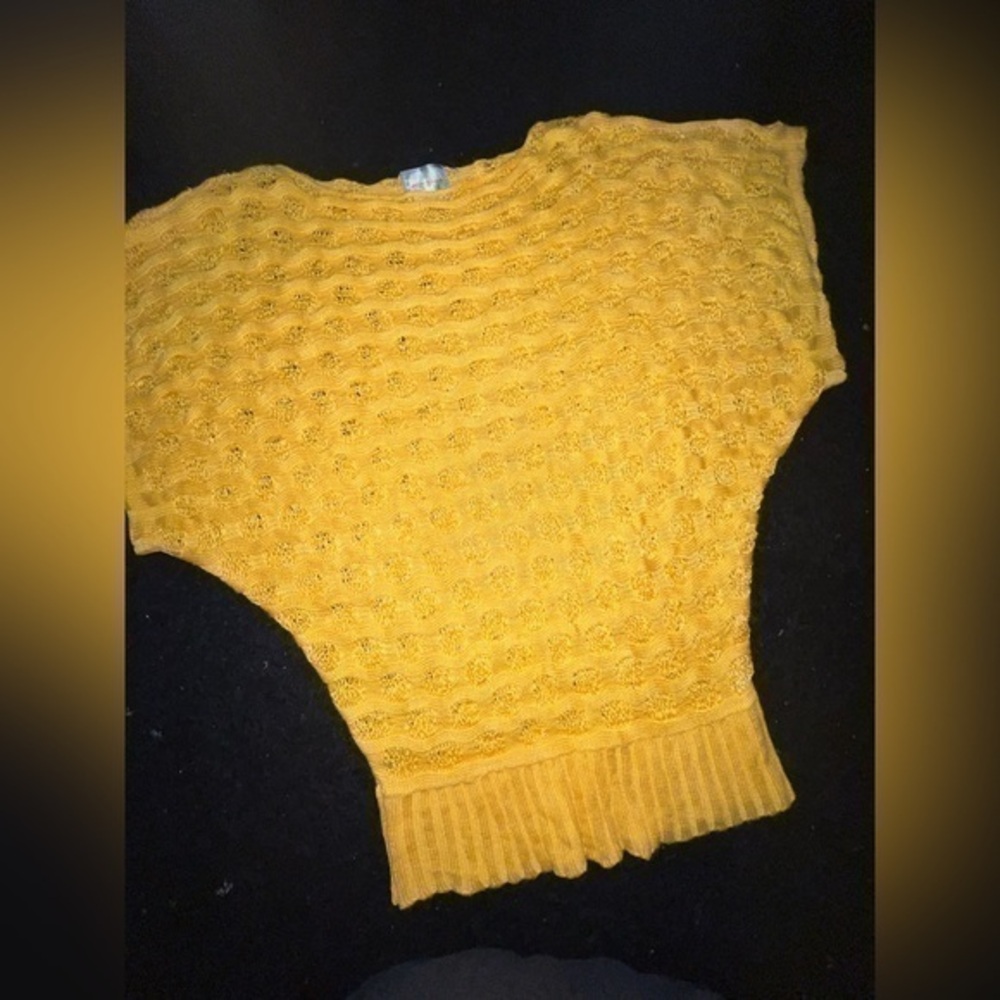 UEC BRIGHT YELLOW/GOLD SHORT SLEEVE OPEN KNIT SWEATER SZ L